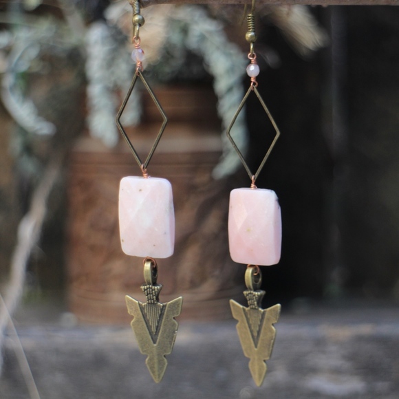 Free People Jewelry - ✧Arrowhead Geometric Boho Crystal Earrings
